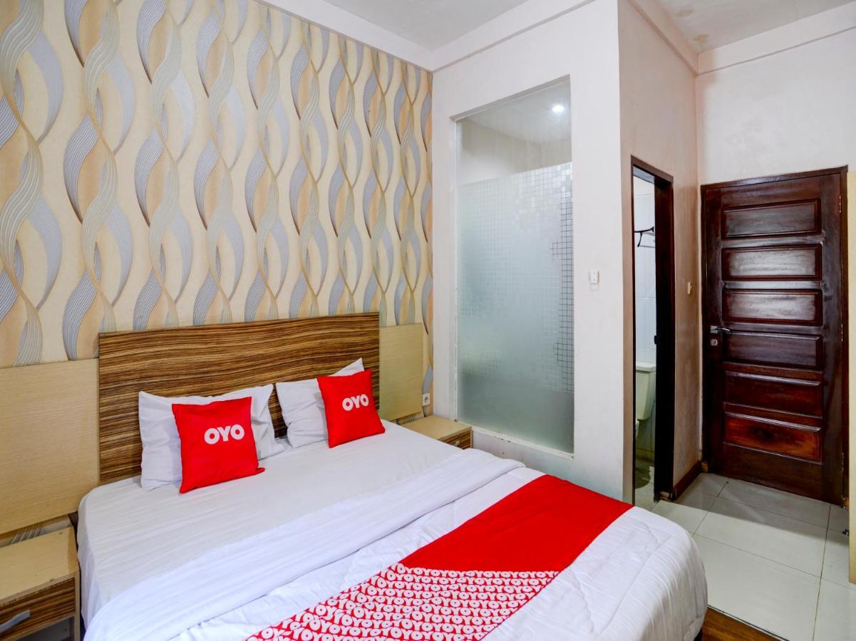 Oyo 90263 Hotel Diva Golf Bengkulu Exterior foto